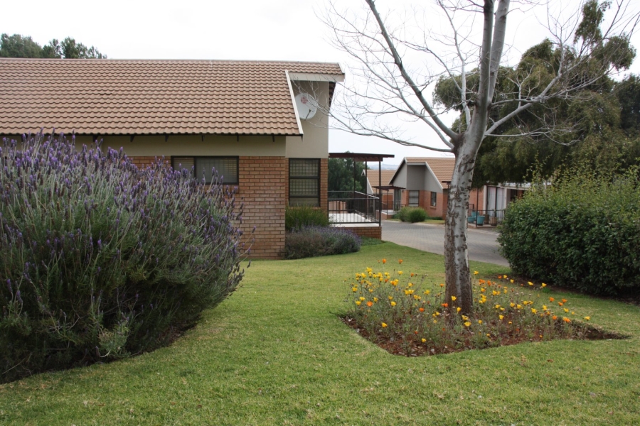 2 Bedroom Property for Sale in Langenhovenpark Free State